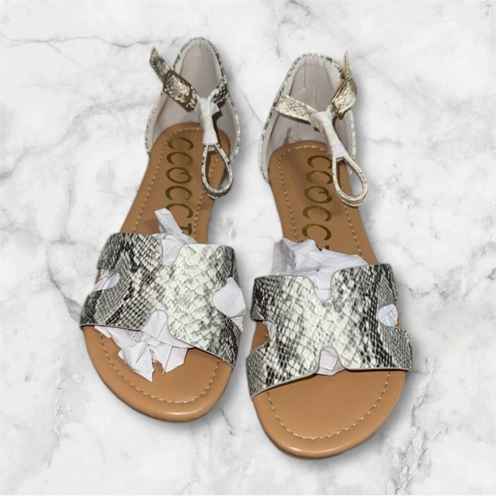 NanaMacs CCOCCI A Step Back Snake Skin Strap
Sandals (Grey Snake)